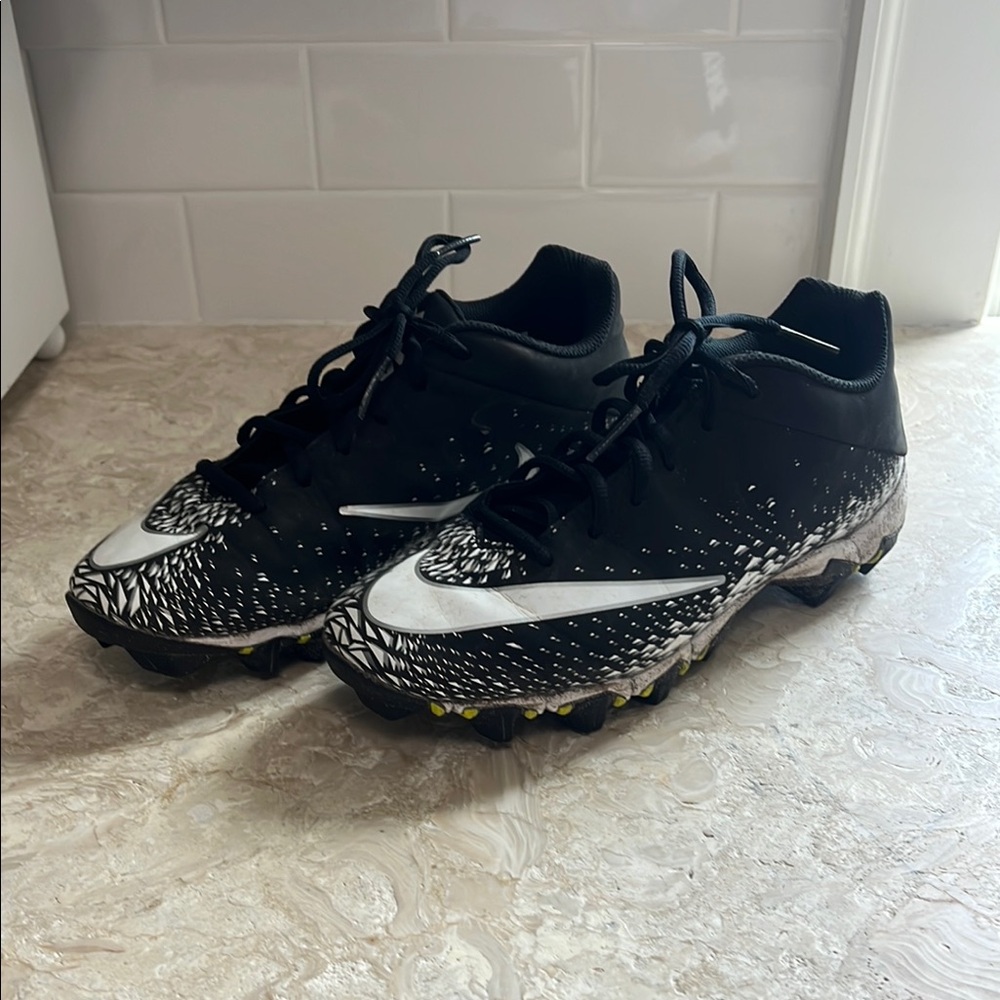 Boys Nike football football cleats size 6